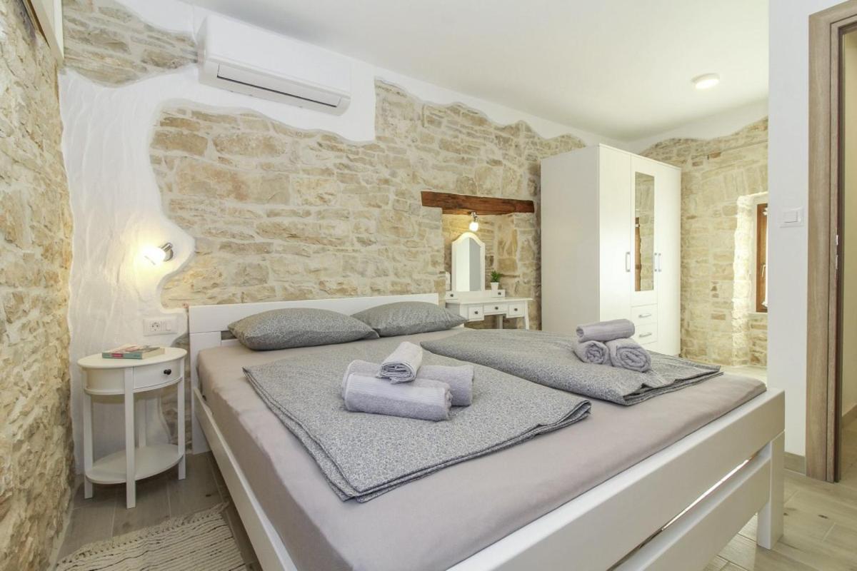 Villa Olea In Barat - Haus Fuer 6-8 Personen Kanfanar Extérieur photo