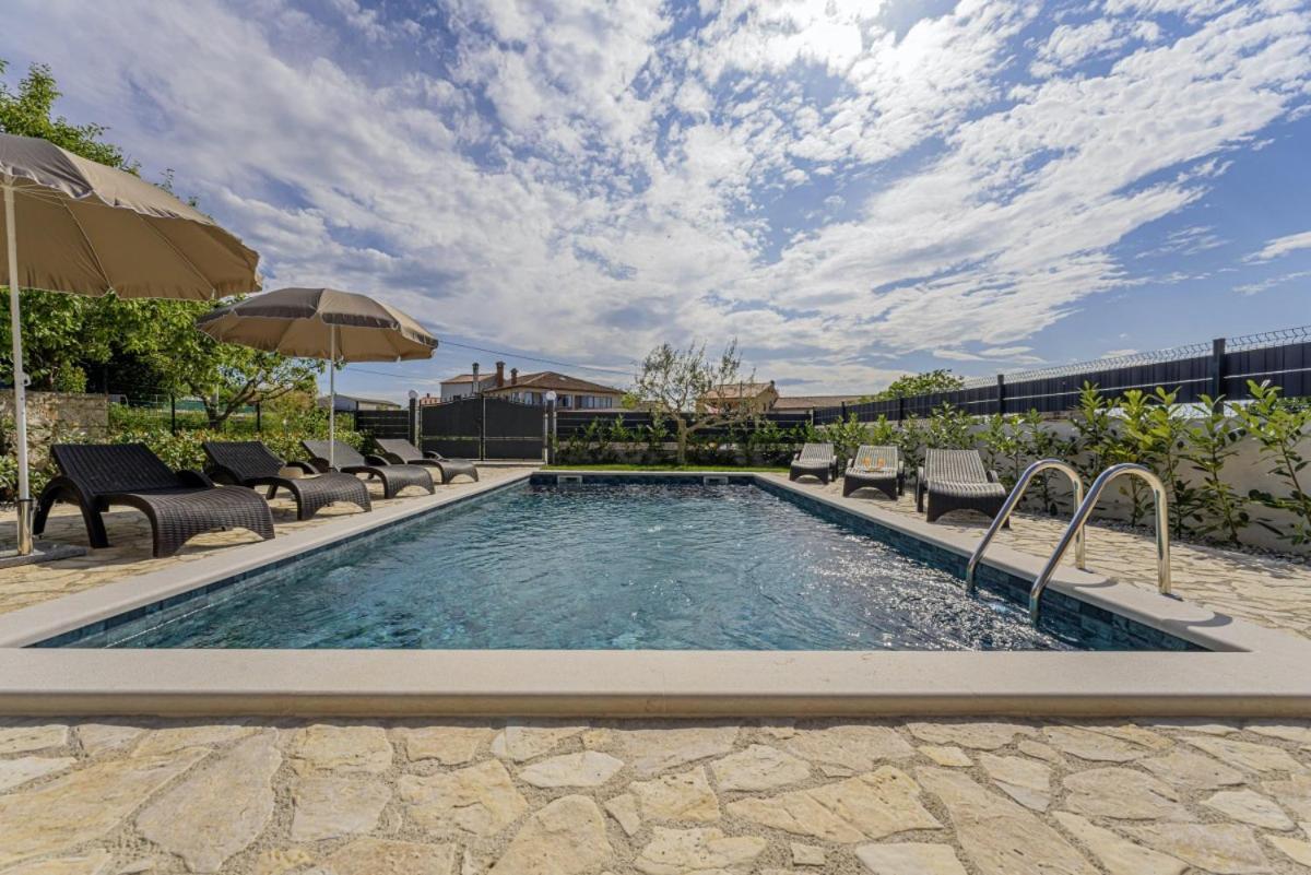 Villa Olea In Barat - Haus Fuer 6-8 Personen Kanfanar Extérieur photo
