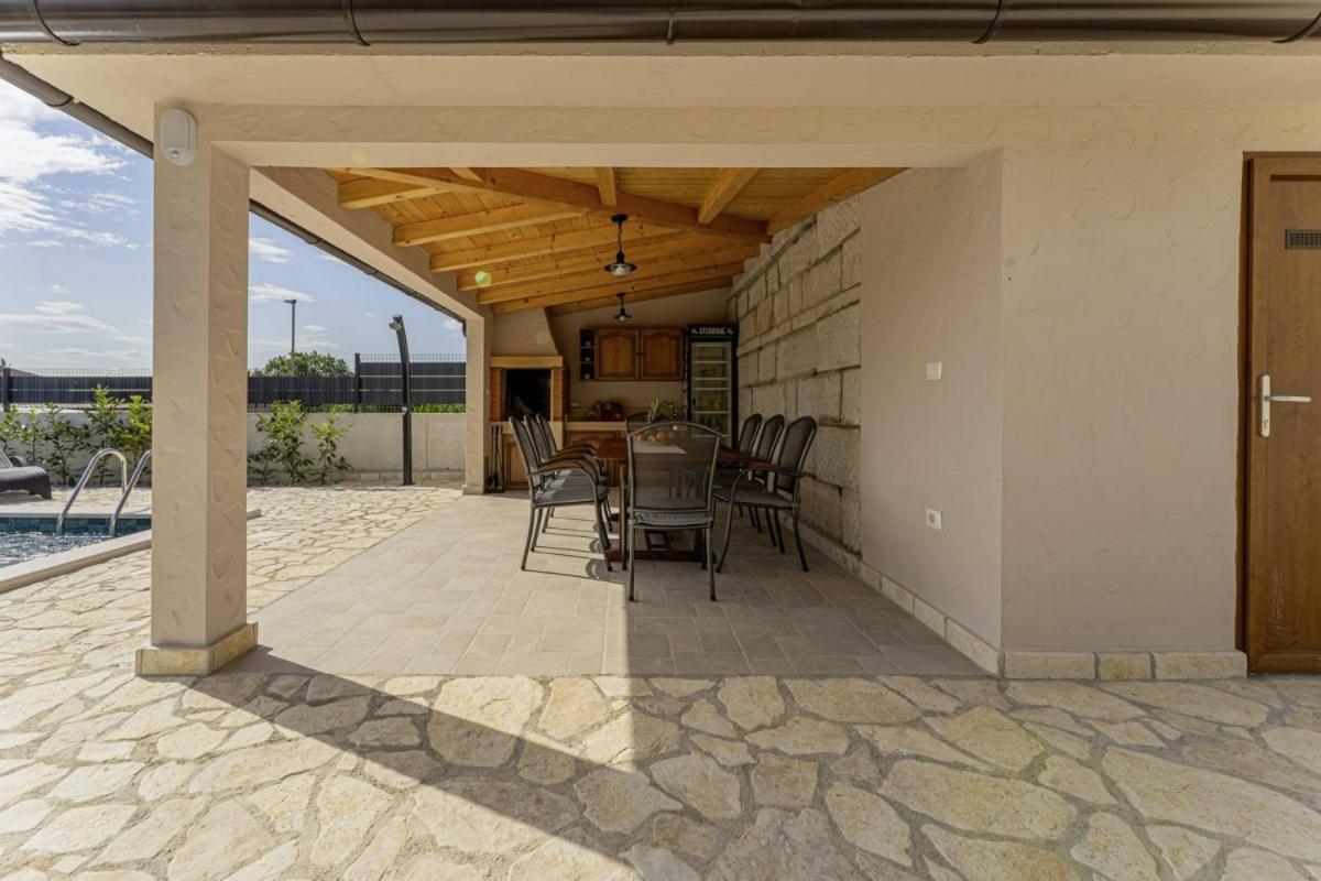 Villa Olea In Barat - Haus Fuer 6-8 Personen Kanfanar Extérieur photo